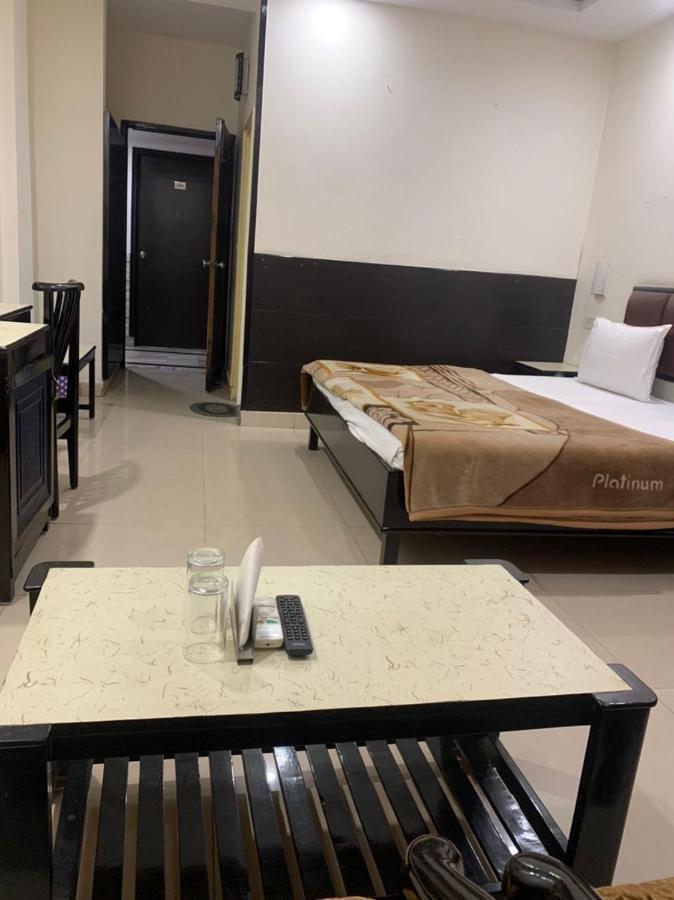 Hotel Raman'S Jagādhri Exterior foto